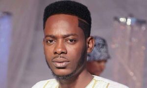 Adekunle Gold Rocks New Hairstyle, Simi Reacts