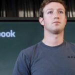 Facebook shares fall, Zuckerberg loses $5b