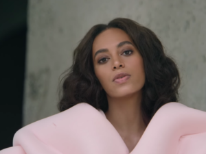 Solange Knowles Poses Topless In New Photo