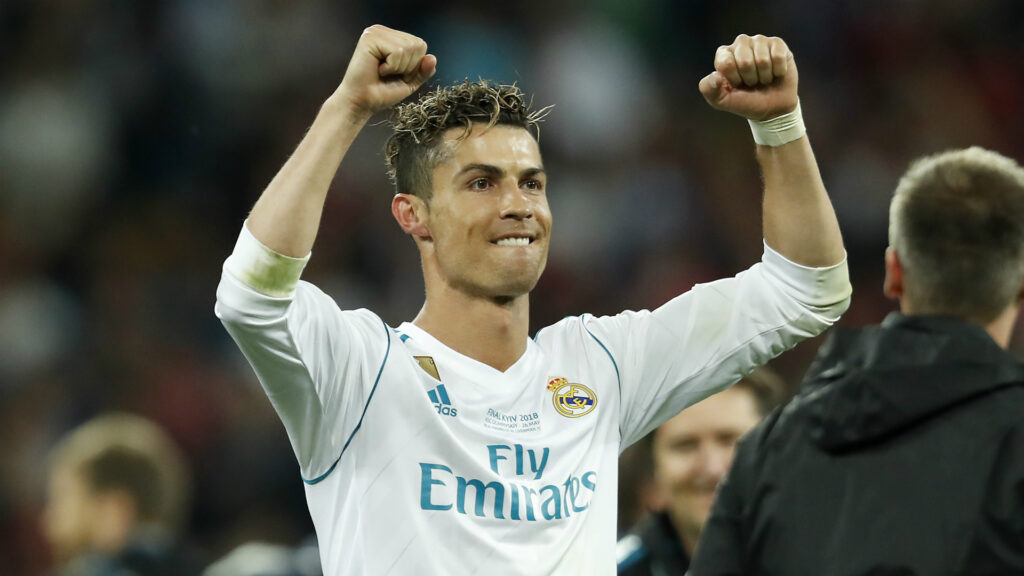 Ronaldo Celebrates His Move To Juventus With His Family