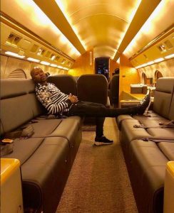 Floyd Mayweather reveals Why he lives a Flamboyant Lifestyle