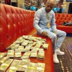 Floyd Mayweather reveals Why he lives a Flamboyant Lifestyle