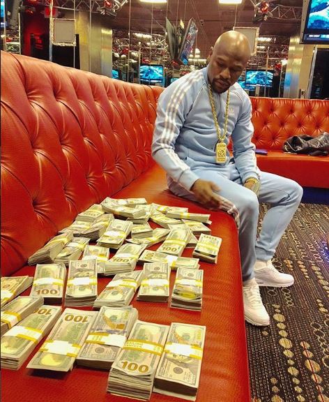 Floyd Mayweather reveals Why he lives a Flamboyant Lifestyle