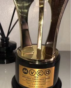 AMVCA 2018: Bisola Aiyeola got emotional on receiving her Award and Prize