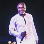 Brymo performs naked in the UK (VIDEO)