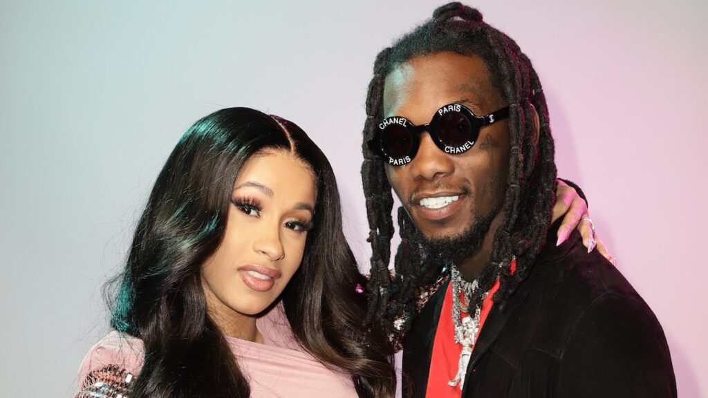 Offset crashed Cardi B's performance begging her to take him back.