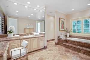 LARRY KING'S BEVERLY HILLS HOME