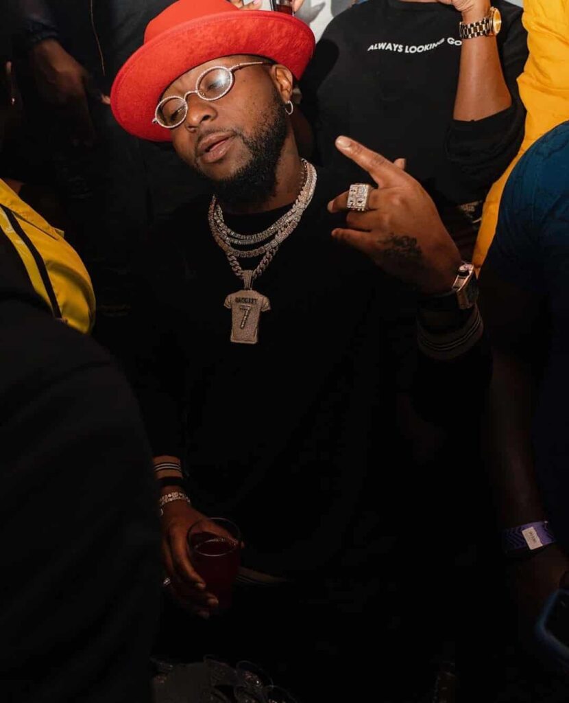 Davido’s N4.5million diamond encrusted eyeglass goes missing