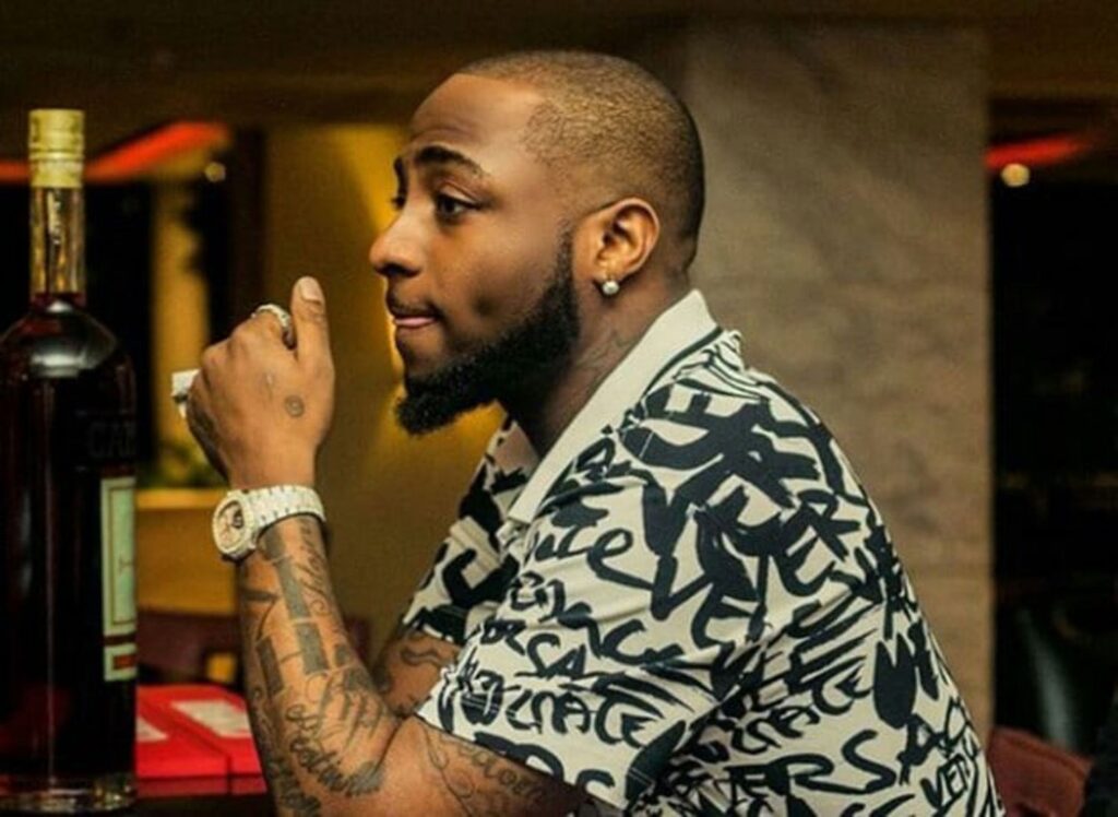 Leaked chat: Davido allegedly stabs man thrice in Dubai club