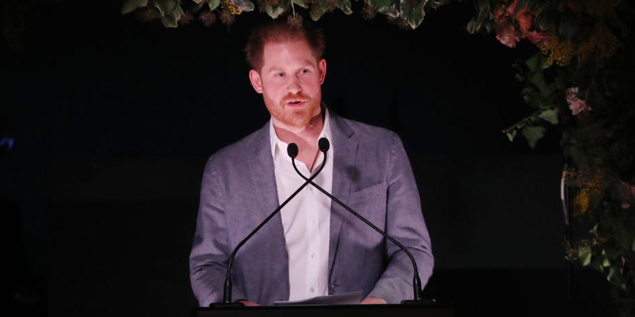 Prince Harry addresses his decision to step down from royal duties. Says he had "no choice" (video)