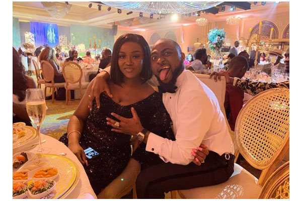 Davido and Chioma's take a special pose at the ChairmanHKN's wedding in Dubai