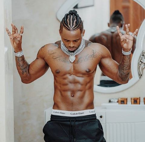 Diamond Platnumz Spends $177K on Hand Pieces 