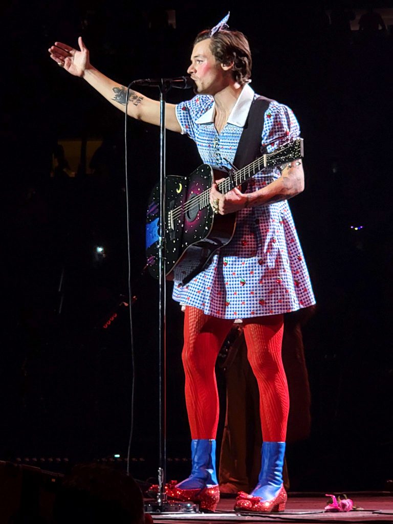 Harry Styles Channels Dorothy from ‘The Wizard of Oz’ For His Halloween Themed concert