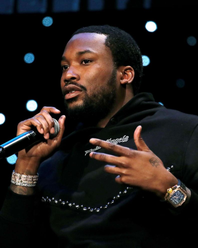 MEEK MILL DONATES $500K IN CHRISTMAS PRESENT TO PHILLY FAMILIES IN NEED