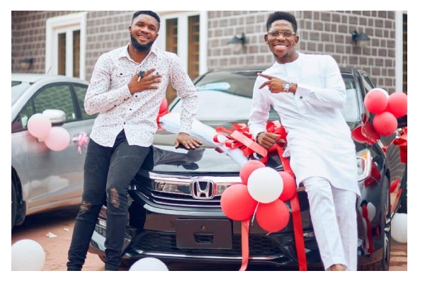 Gospel-singer-Moses-Bliss-gifts-three3-cars-to-his-new.png