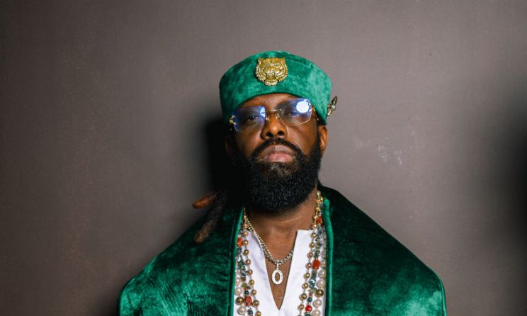 It’s the same car issue I had with Empress Njamah that Burna Boy is having now,” Timaya said. “Back then, I gave her money to buy a car. She didn’t buy it and kept using my car without returning my money.”
