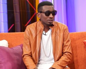 Mr. May D performing live on the street during Hushpuppi’s club opening in Lagos