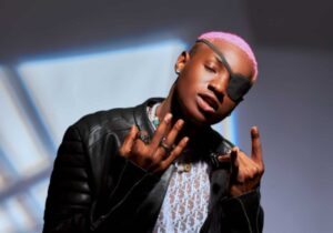 Ruger promotes his Barry Wonder album with Bees N Honey and Daecolm.