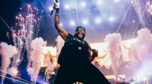 “Davido performing live on 5ive Alive Tour 2025”